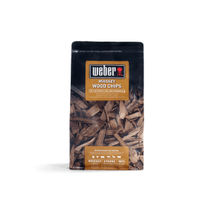Aparas de madeira com aroma whisky